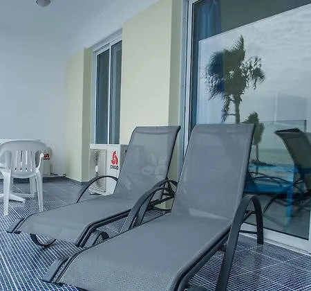Paphinia Seaview 公寓式酒店
